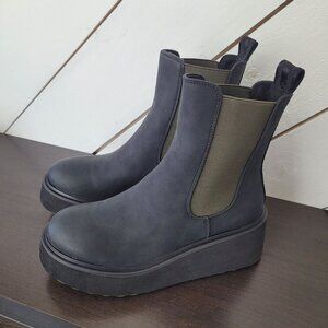 NEW Rocket Dog Women's 8 Heyday Chelsea Boot, Black Platform Chunky